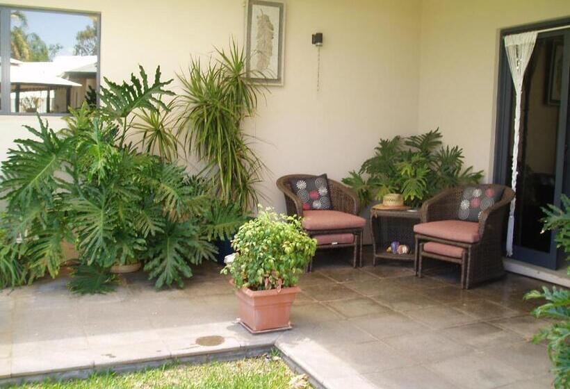 اتاق استاندارد سه نفره, A Good Rest B&b