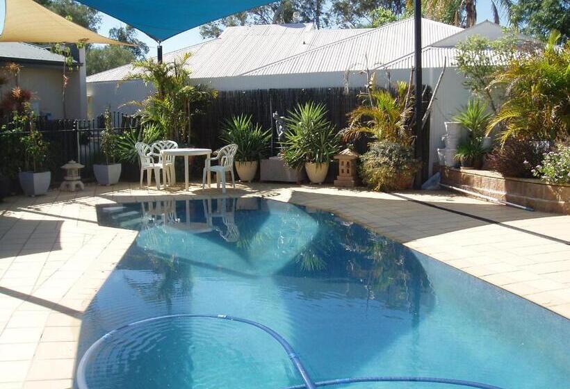 اتاق استاندارد سه نفره, A Good Rest B&b