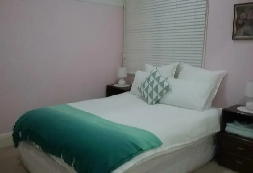 スタンダードルーム, Langley Cottage B&b