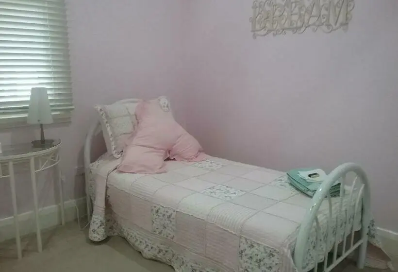 スタンダードルーム, Langley Cottage B&b