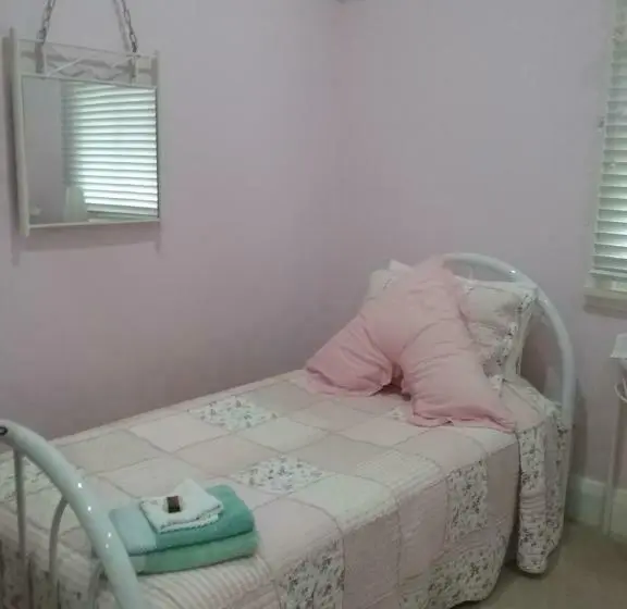 スタンダードルーム, Langley Cottage B&b