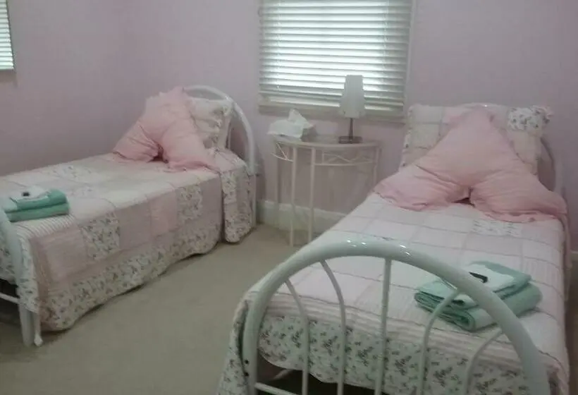 スタンダードルーム, Langley Cottage B&b