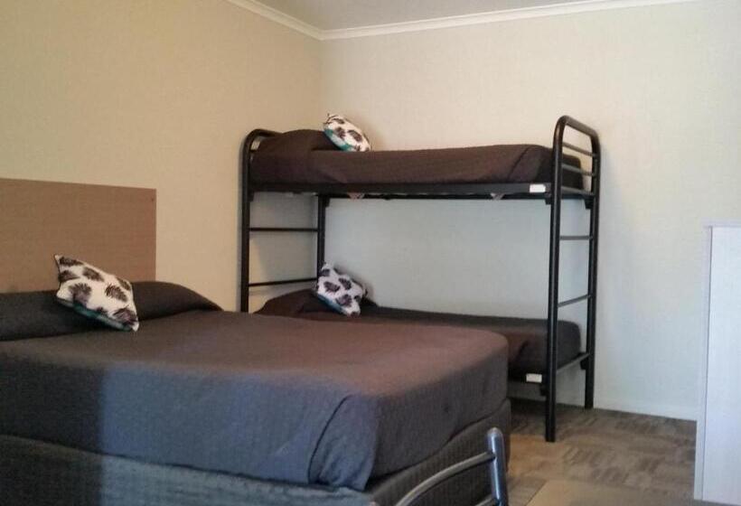 חדר משפחתי, Mandurah Foreshore Motel