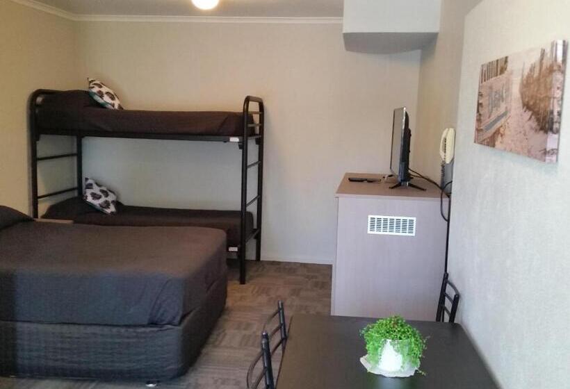 חדר משפחתי, Mandurah Foreshore Motel