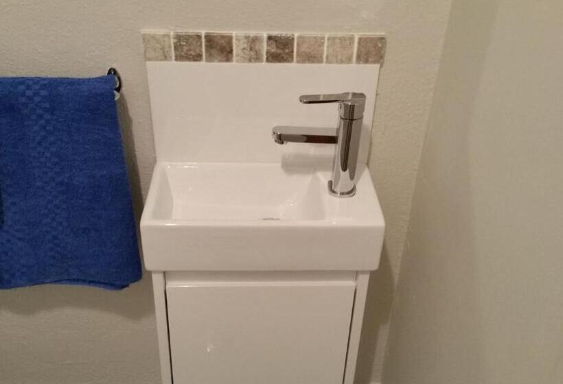 חדר משפחתי, Mandurah Foreshore Motel