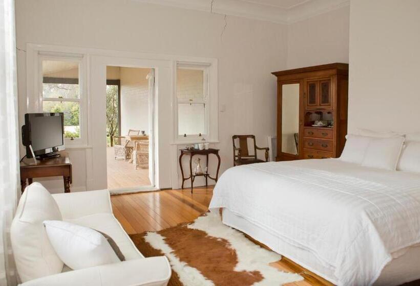 스탠다드 룸 킹사이즈 침대, Mollisons