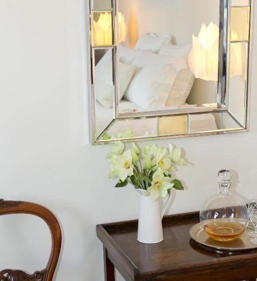 디럭스 룸, Mollisons