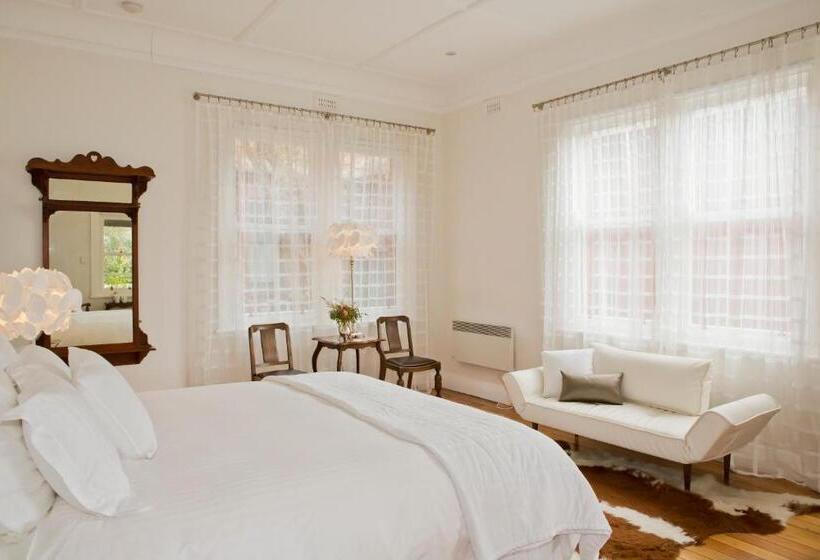 스탠다드 룸 킹사이즈 침대, Mollisons