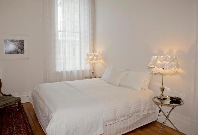 스탠다드 룸 킹사이즈 침대, Mollisons