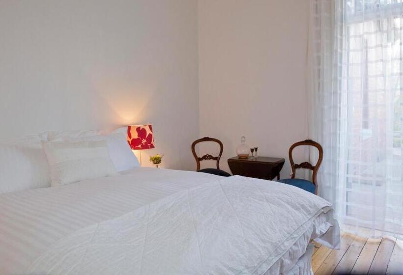 디럭스 룸, Mollisons