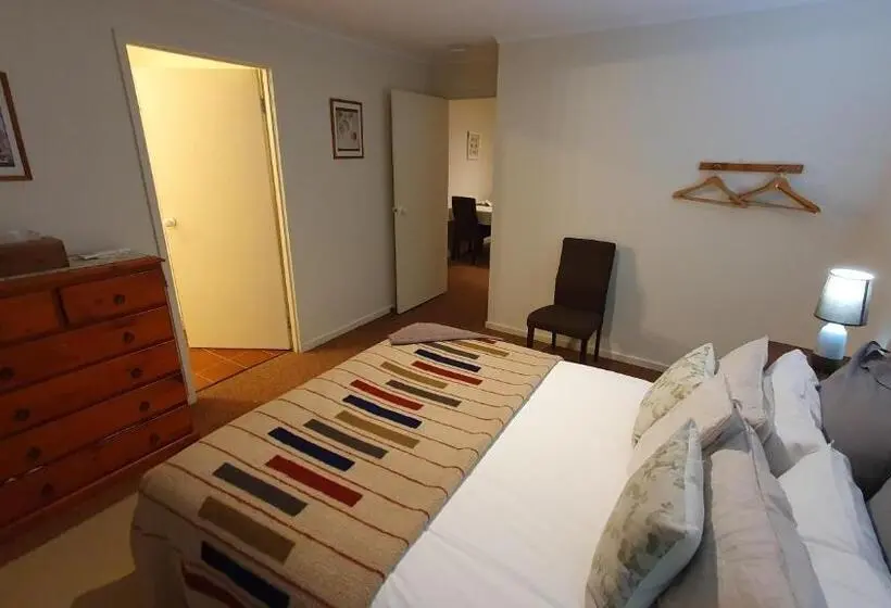ガーデンビュースイート, Oaktree Guest House