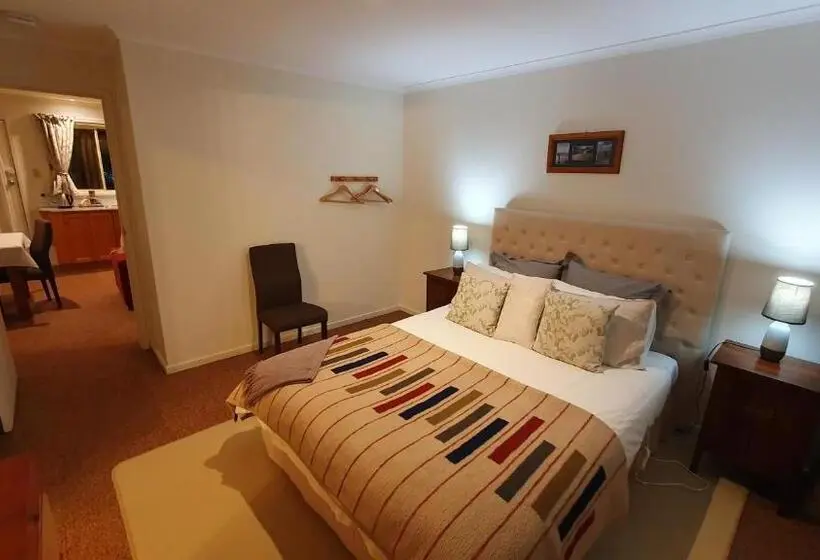 ガーデンビュースイート, Oaktree Guest House