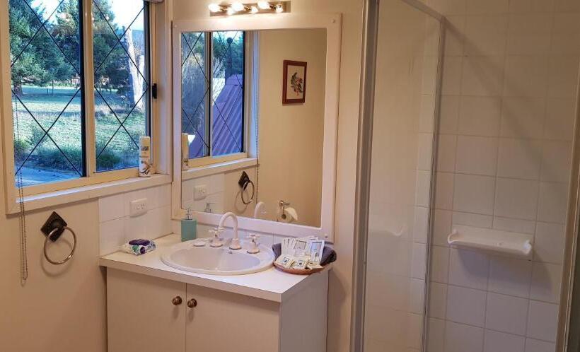 סוויטה נוף לגינה, Oaktree Guest House