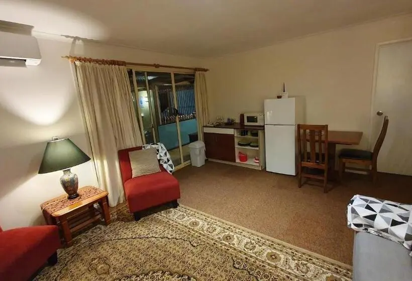 スイート, Oaktree Guest House