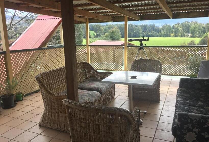 סוויטה, Oaktree Guest House