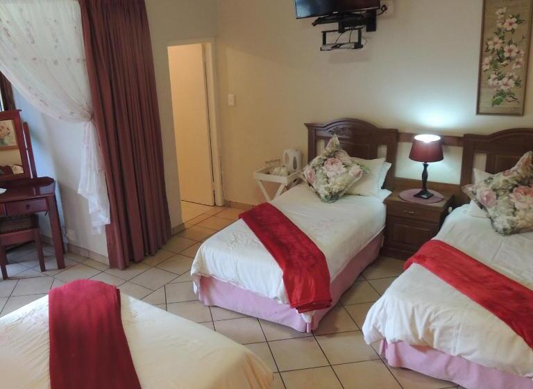 Семейный Номер, Rita S Guesthouse Cc