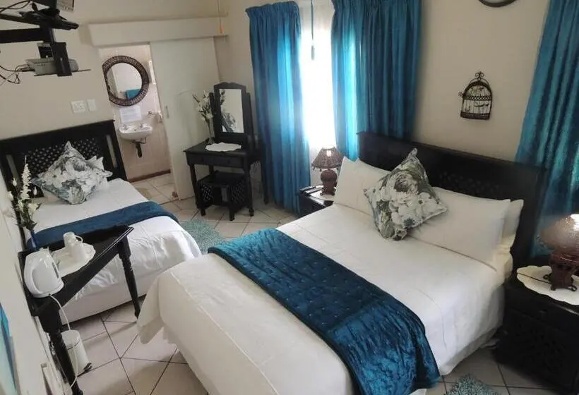 スタンダード４人部屋, Rita S Guesthouse Cc