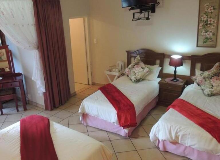 Четырехместный Номер Стандарт, Rita S Guesthouse Cc