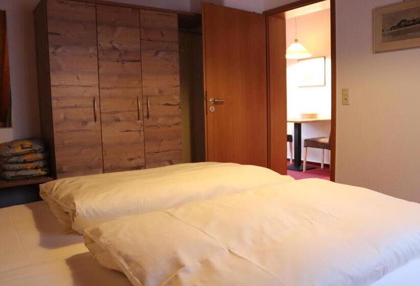 1 Bedroom Apartment Lake View, Strandhaus Hagnau