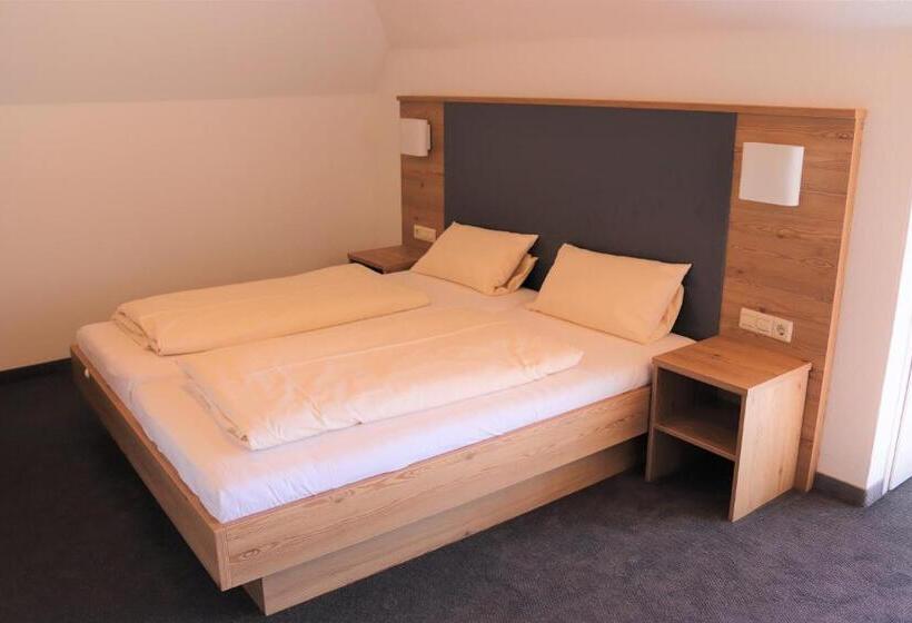 اتاق استاندارد با چشم‌انداز دریاچه, Strandhaus Hagnau