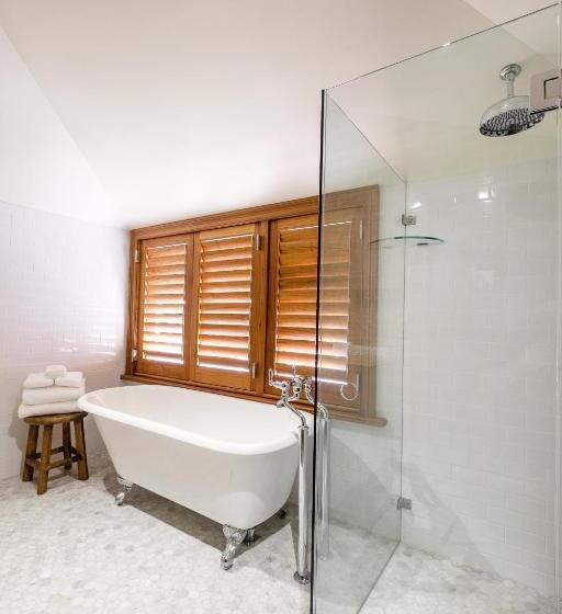 اتاق استاندارد, Goonoo Goonoo Station