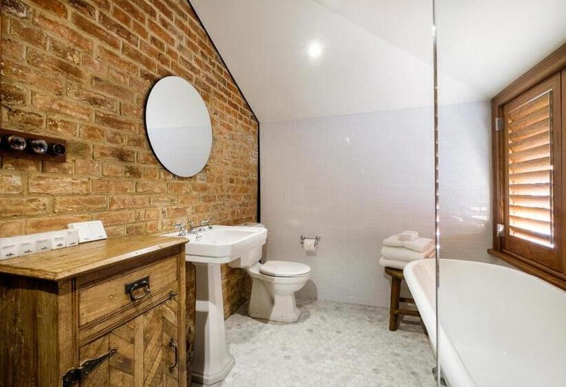 اتاق استاندارد, Goonoo Goonoo Station