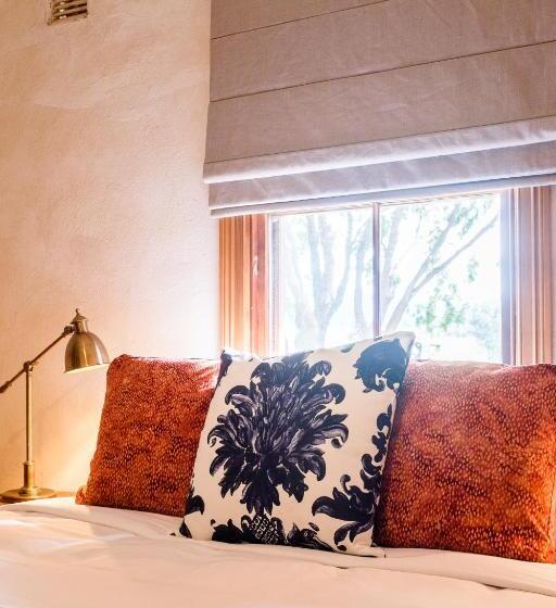 اتاق استاندارد, Goonoo Goonoo Station