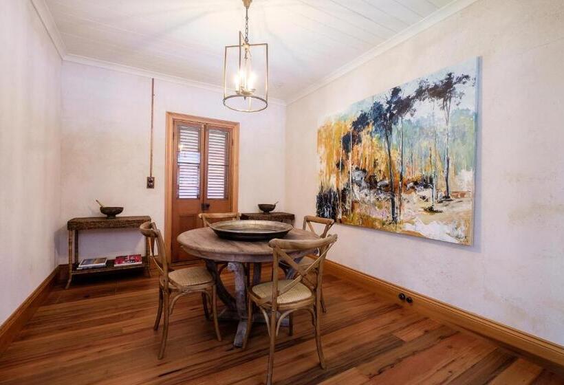 اتاق استاندارد, Goonoo Goonoo Station