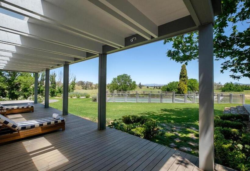 اتاق استاندارد, Goonoo Goonoo Station