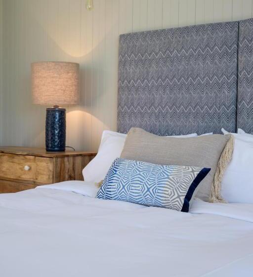 اتاق استاندارد, Goonoo Goonoo Station