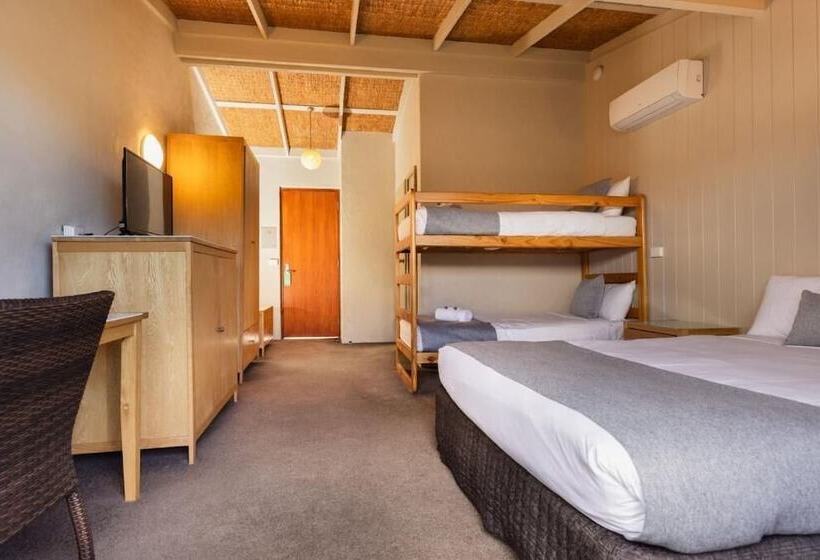 家庭间, Torquay Hotel/motel