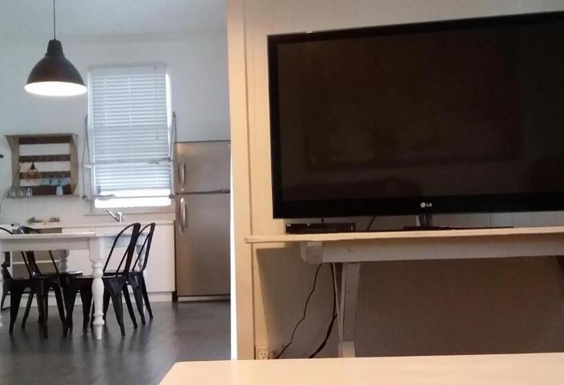 Хижина, Verandah Motel