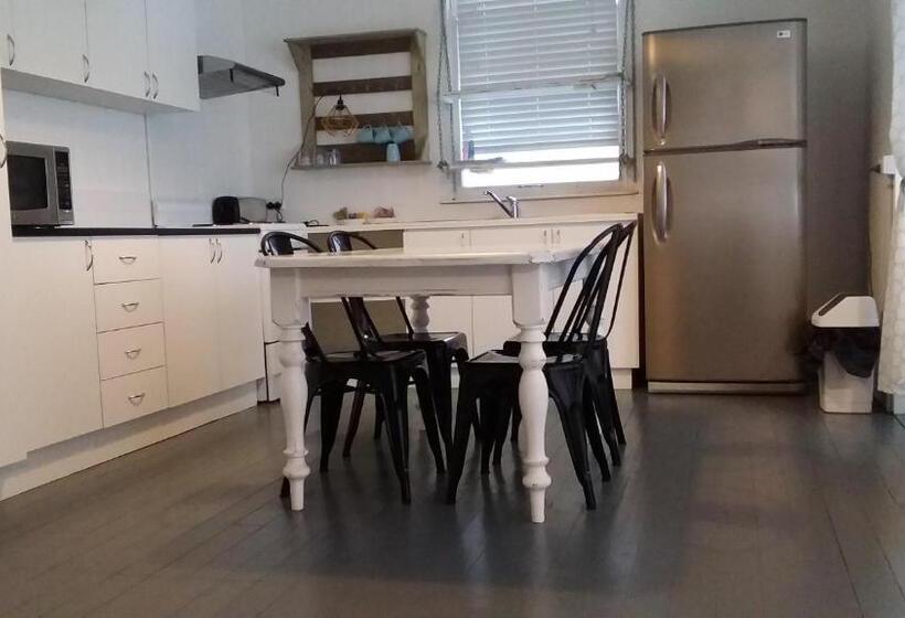 Хижина, Verandah Motel