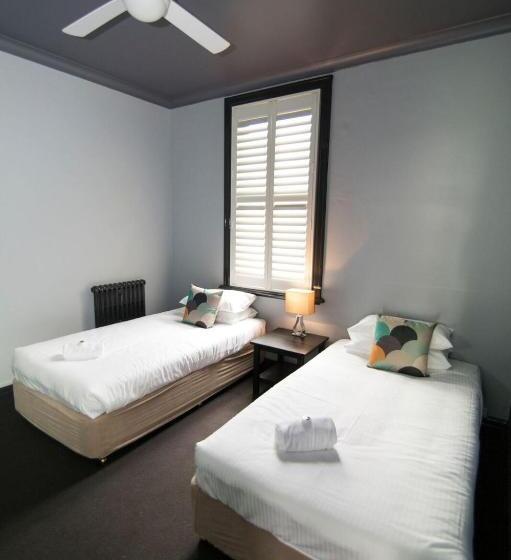 اتاق خانوادگی, Canobolas