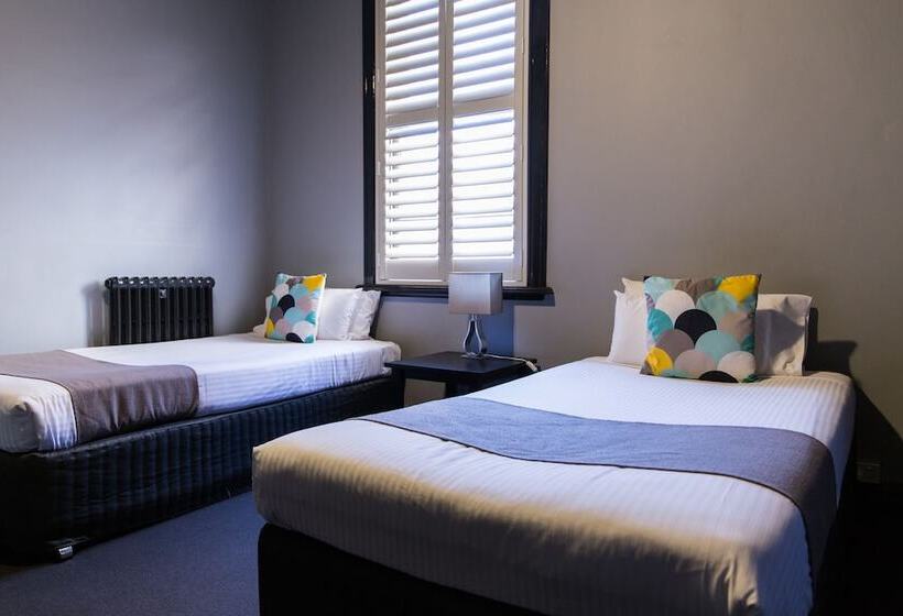 اتاق خانوادگی, Canobolas