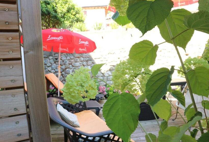 آپارتمان 1 خوابه با چشم‌انداز باغ, B&b Casa Elena Room And Apartments With Parking