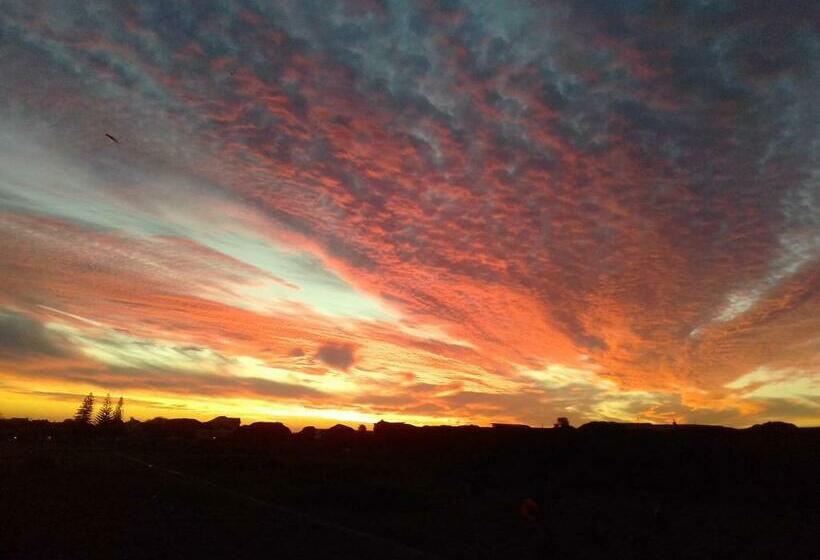 غرفة ديلوكس مطلّة علي البحر مزوَّدة بشُرفة, Guinea Fowl House