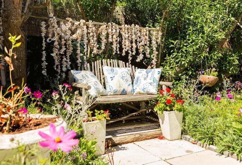 غرفة ديلوكس مطلّة علي البحر مزوَّدة بشُرفة, Guinea Fowl House