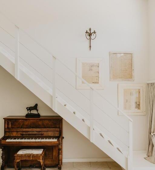 غرفة ديلوكس مطلّة علي البحر مزوَّدة بشُرفة, Guinea Fowl House