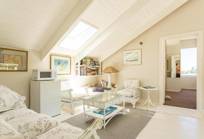 غرفة ديلوكس مطلّة علي البحر مزوَّدة بشُرفة, Guinea Fowl House