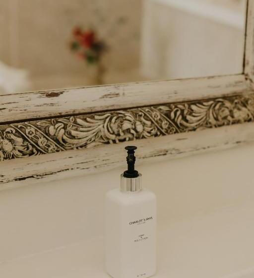 غرفة ديلوكس مزودة بشرفة, Guinea Fowl House