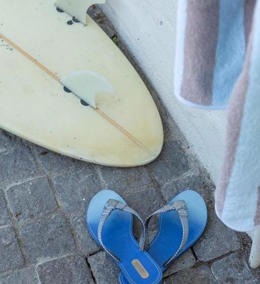 غرفة كومفورت ثلاثية, Guinea Fowl House