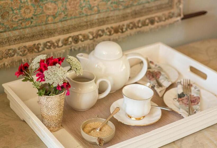 غرفة ديلوكس مطلّة علي البحر مزوَّدة بشُرفة, Guinea Fowl House