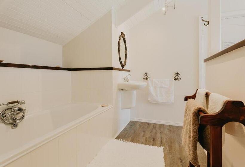 غرفة ديلوكس مطلّة علي البحر مزوَّدة بشُرفة, Guinea Fowl House