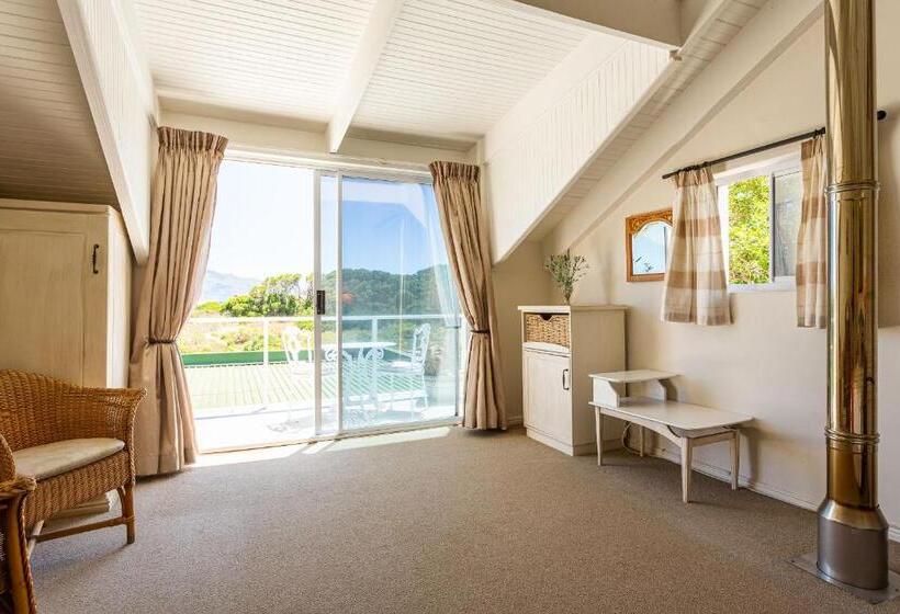 غرفة ديلوكس مطلّة علي البحر مزوَّدة بشُرفة, Guinea Fowl House