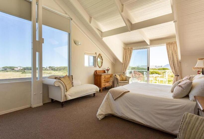 غرفة ديلوكس مزودة بشرفة, Guinea Fowl House