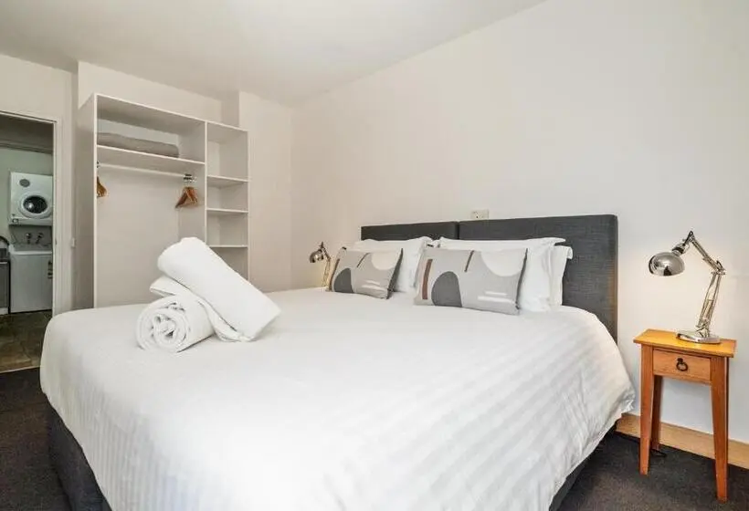 ４ベッドルームアパートメント, Alpine Woodsmoke Apartments