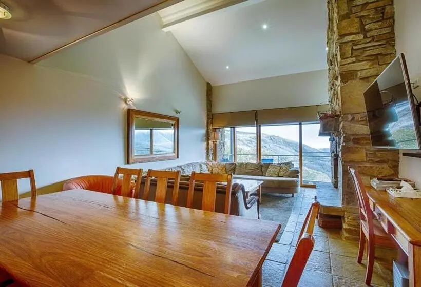 ４ベッドルームアパートメント, Alpine Woodsmoke Apartments