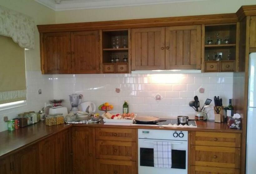 غرفة قياسية سرير كينج, Cleggett Estate