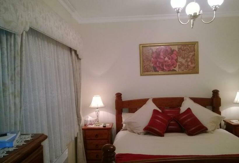 غرفة قياسية سرير كينج, Cleggett Estate